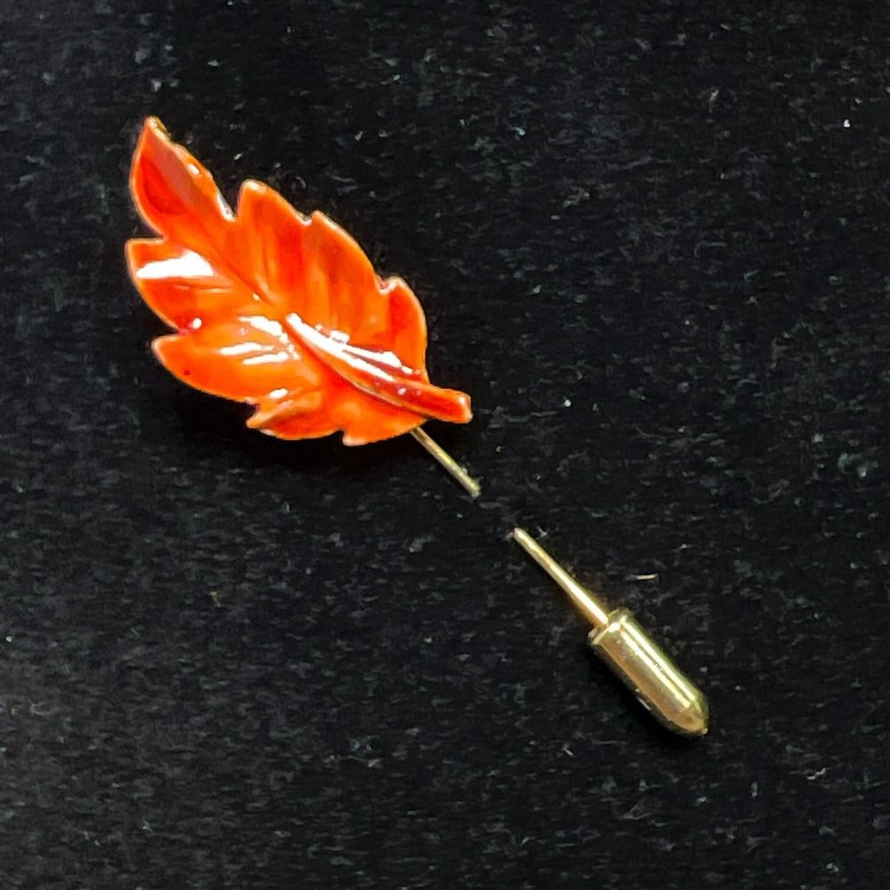 Vintage Gold Tone And Orange Enamel Leaf Stick Pin (4161)